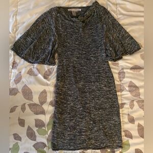 Max Studio XS dress  with flared sleeves